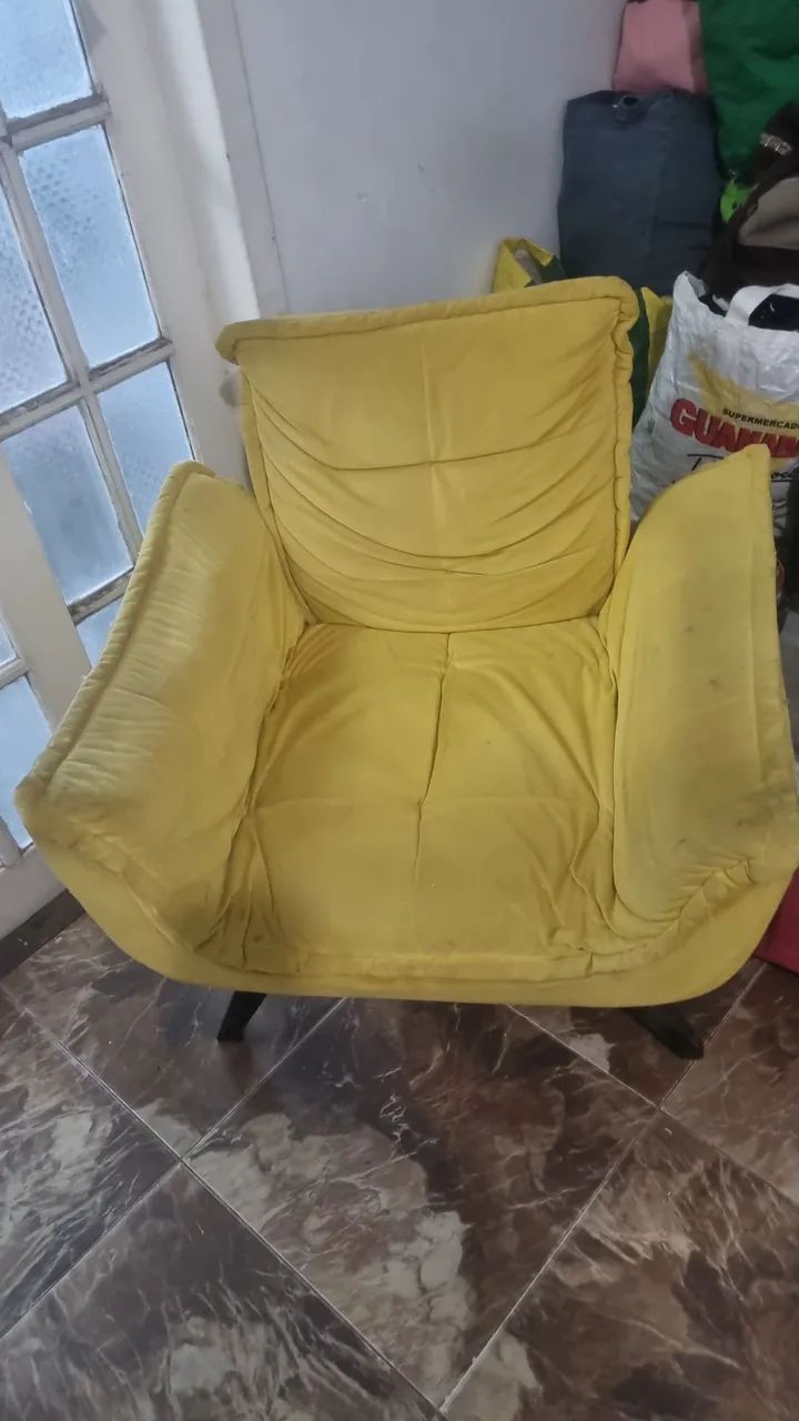 Poltrona Amarela Confortável