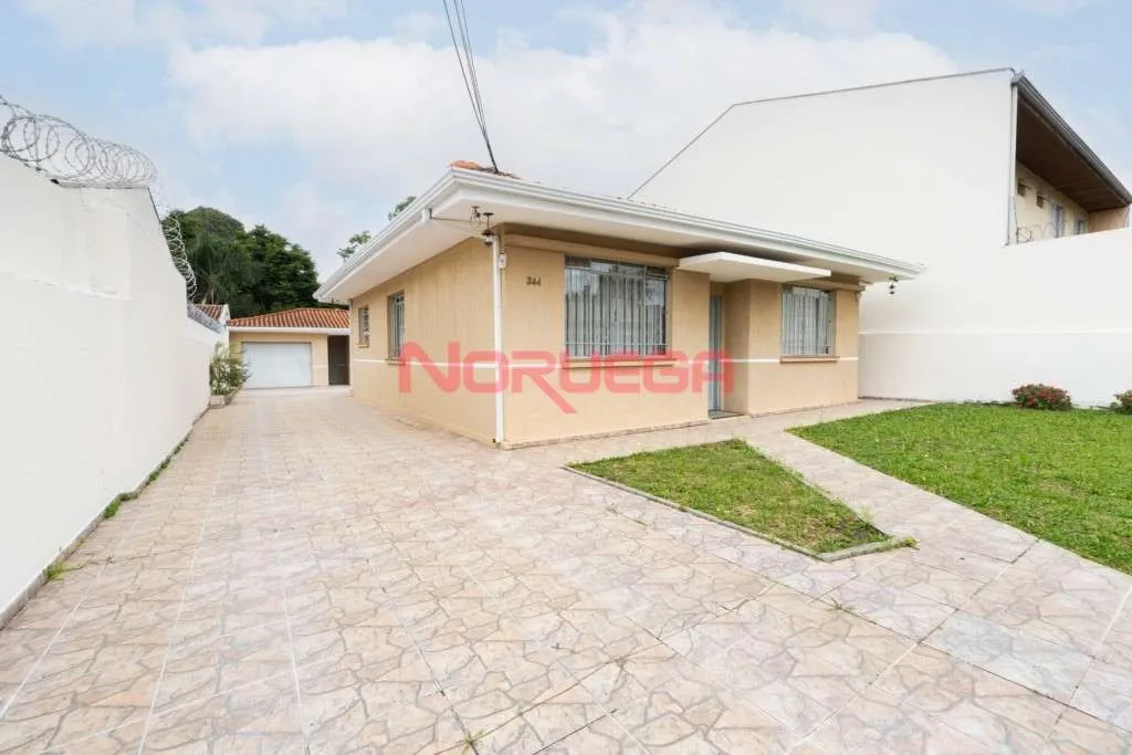 Casa Comercial para Locação em Curitiba-PR, Bairro Alto - 7 Salas, 2 Banheiros, 5 Vagas de