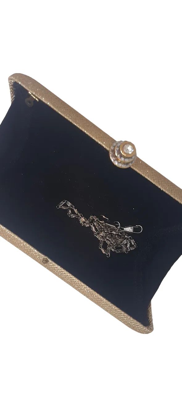 Bolsa de Festa Clutch Dourada com Brilho e Fecho com Strass  - Foto 2