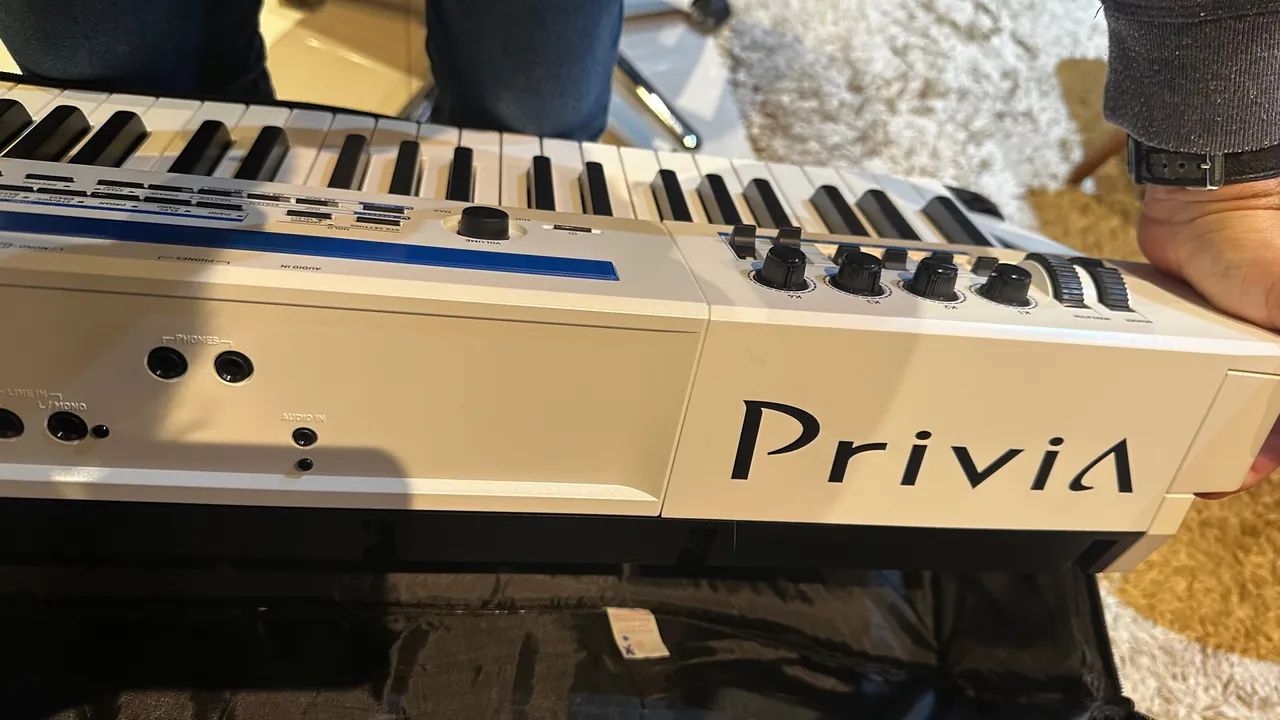 Stage piano px5x na caixa zero