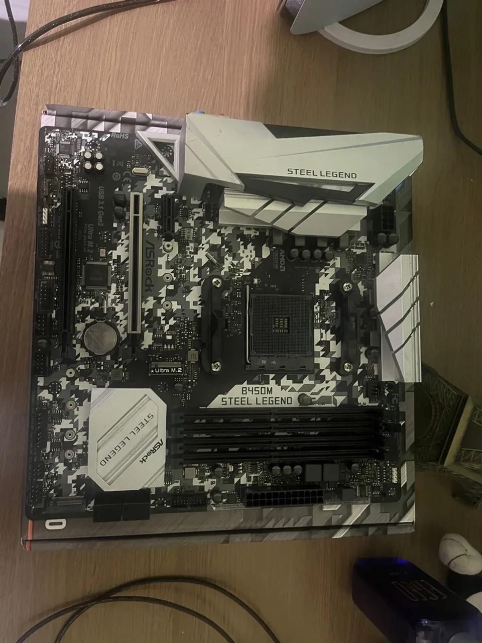 Placa-Mãe ASRock B450M Steel Legend / defeito