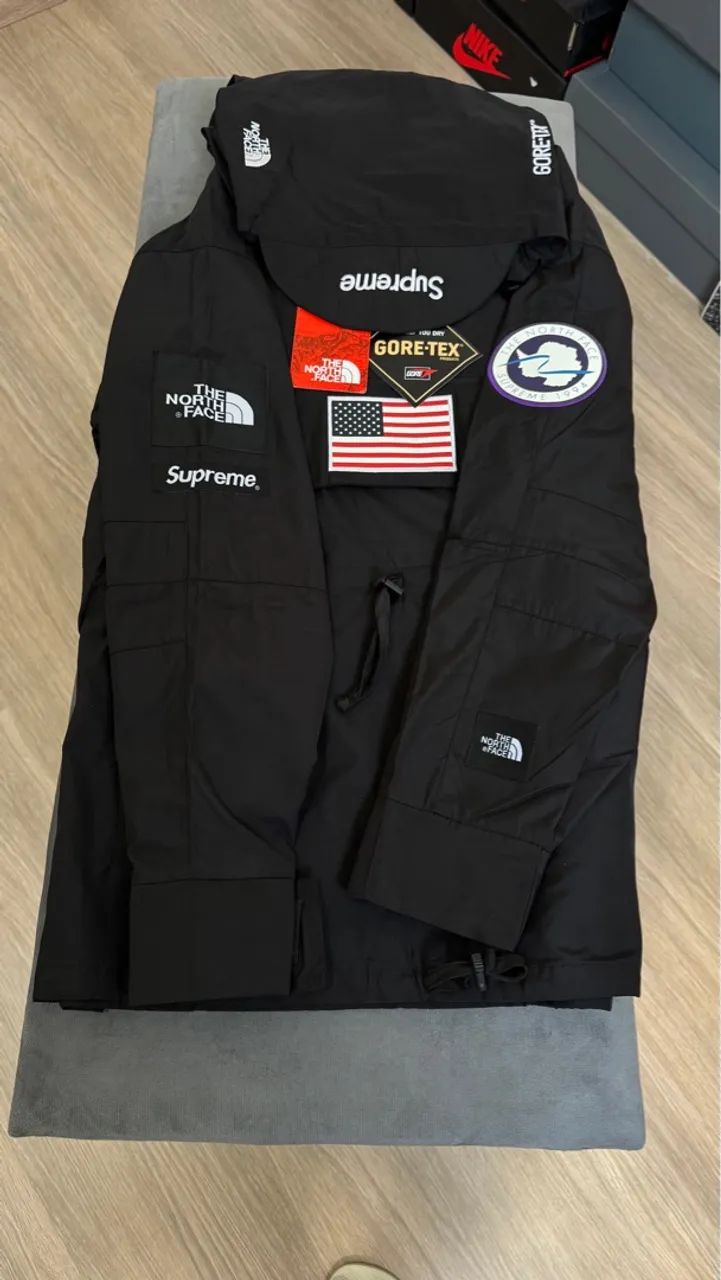 Jaqueta Supreme x The North Face GORE-TEX - Roupas - Jardim das