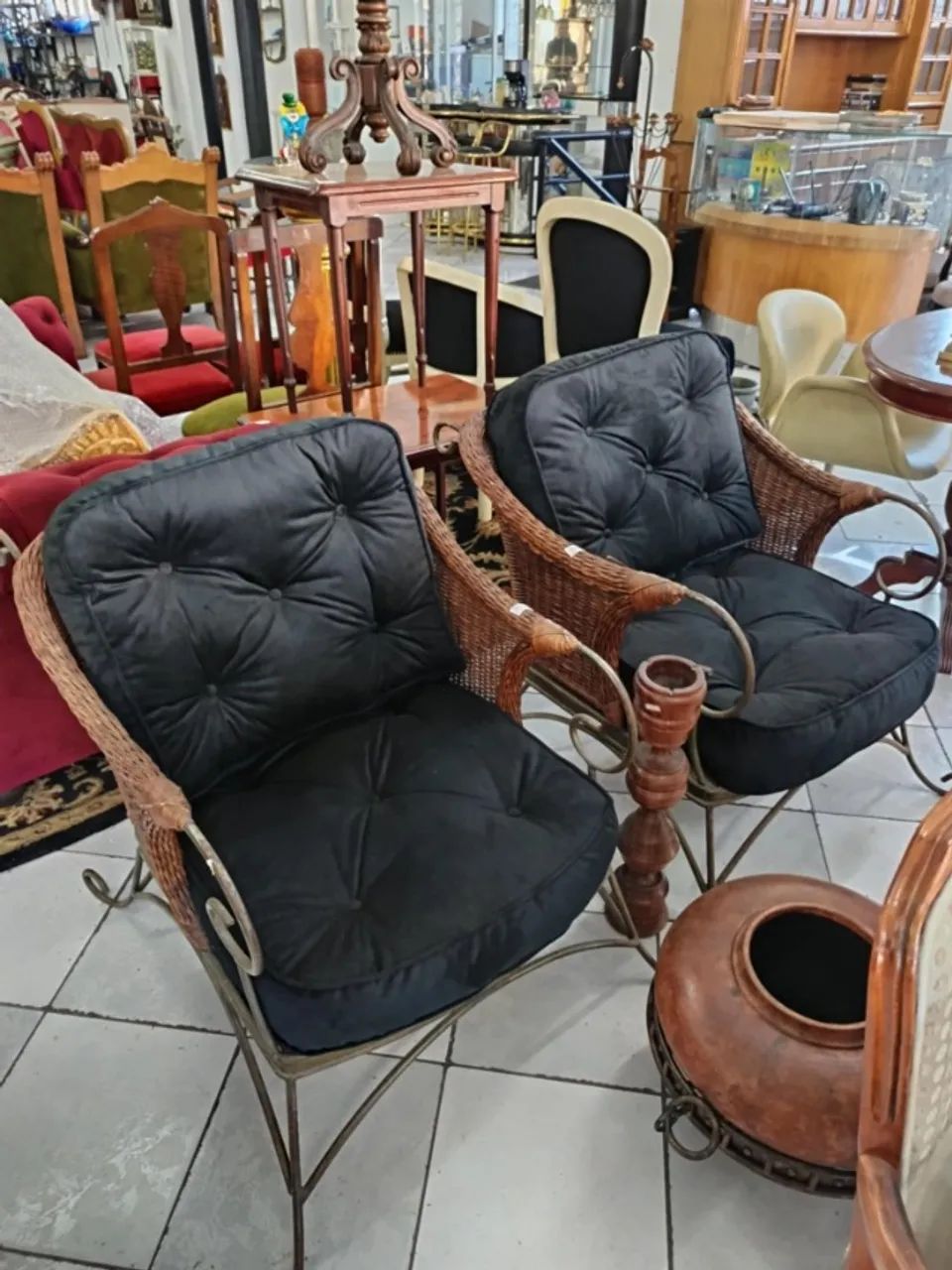 Par de Poltronas em ferro todo trabalhado artesanal - Foto 2
