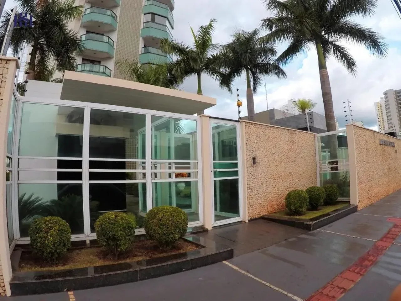 Apartamento com 5 dormitórios à venda no Edifício Maison Esther , 256 m² por R$ 1.400.000