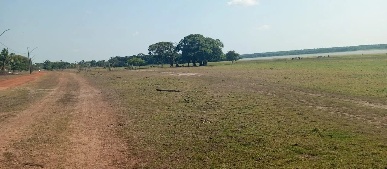 Terreno de frente pra praia 