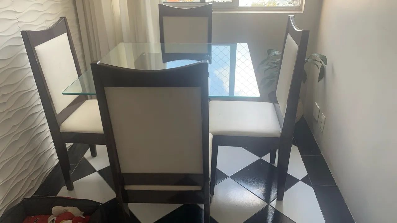 Mesa de Jantar de Vidro e Madeira - Foto 3