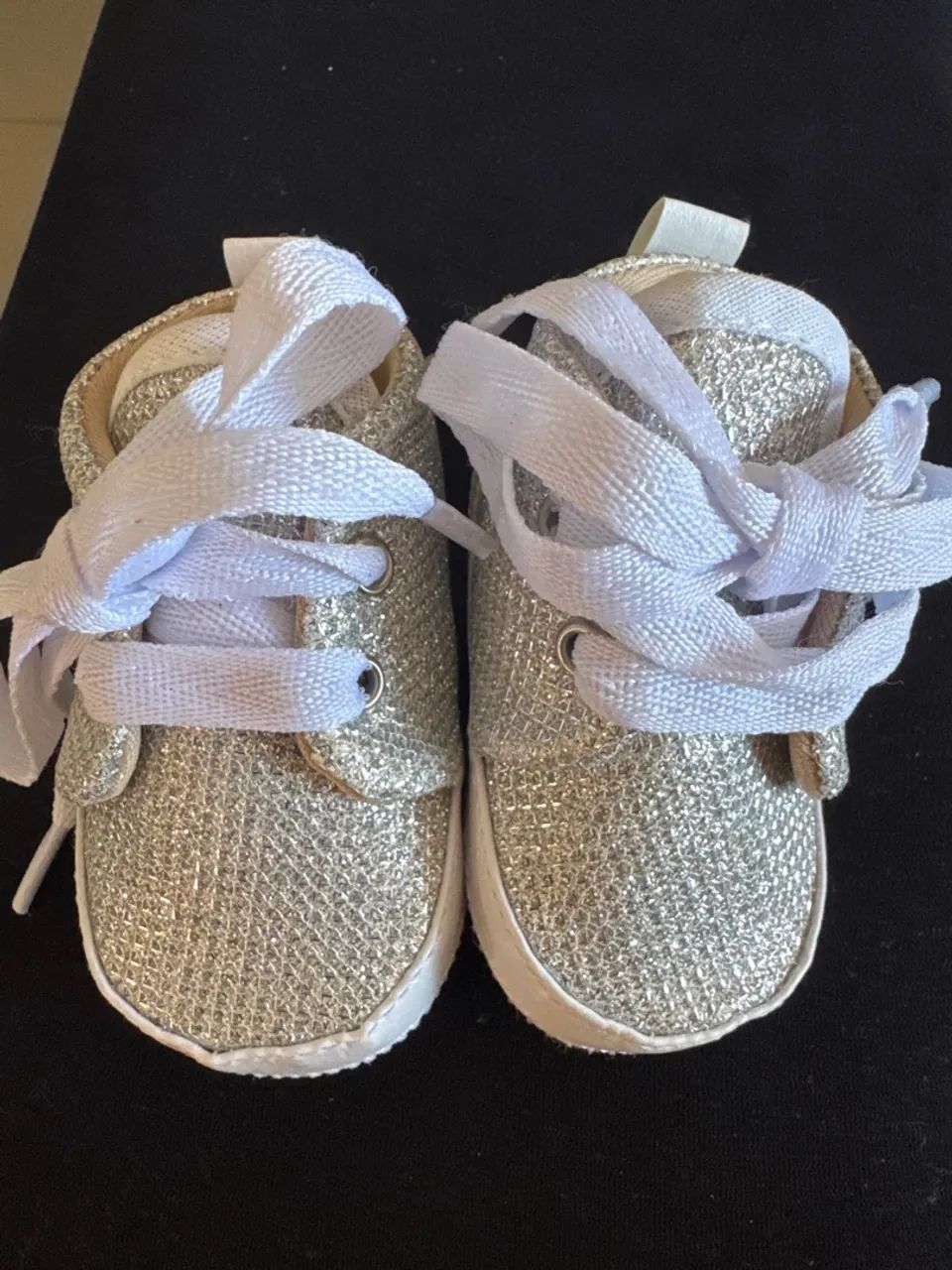 Tênis prata - ideal para batizado - Foto 2