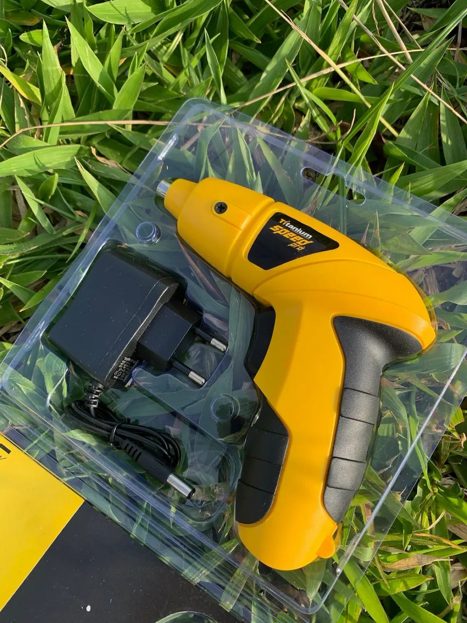 Parafusadeira Titanium64840847811841120