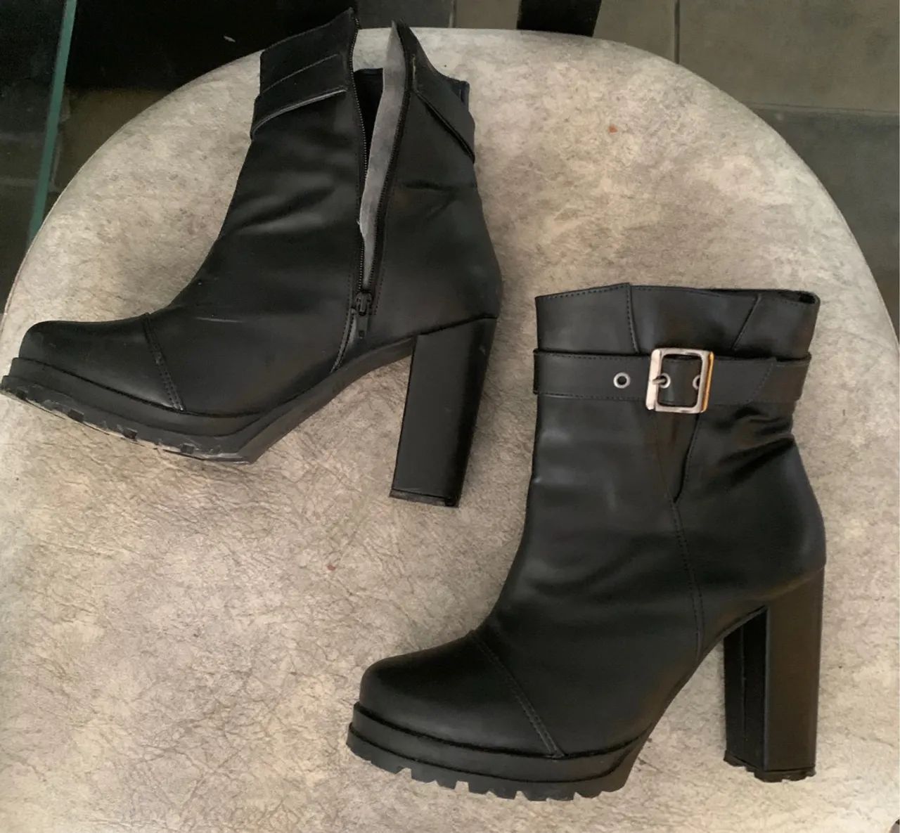 Botas Femininas Salto Bloco - Elegância e Estilo!