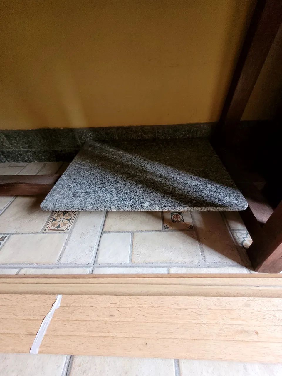 Gray Granite Countertop 70x50 cm