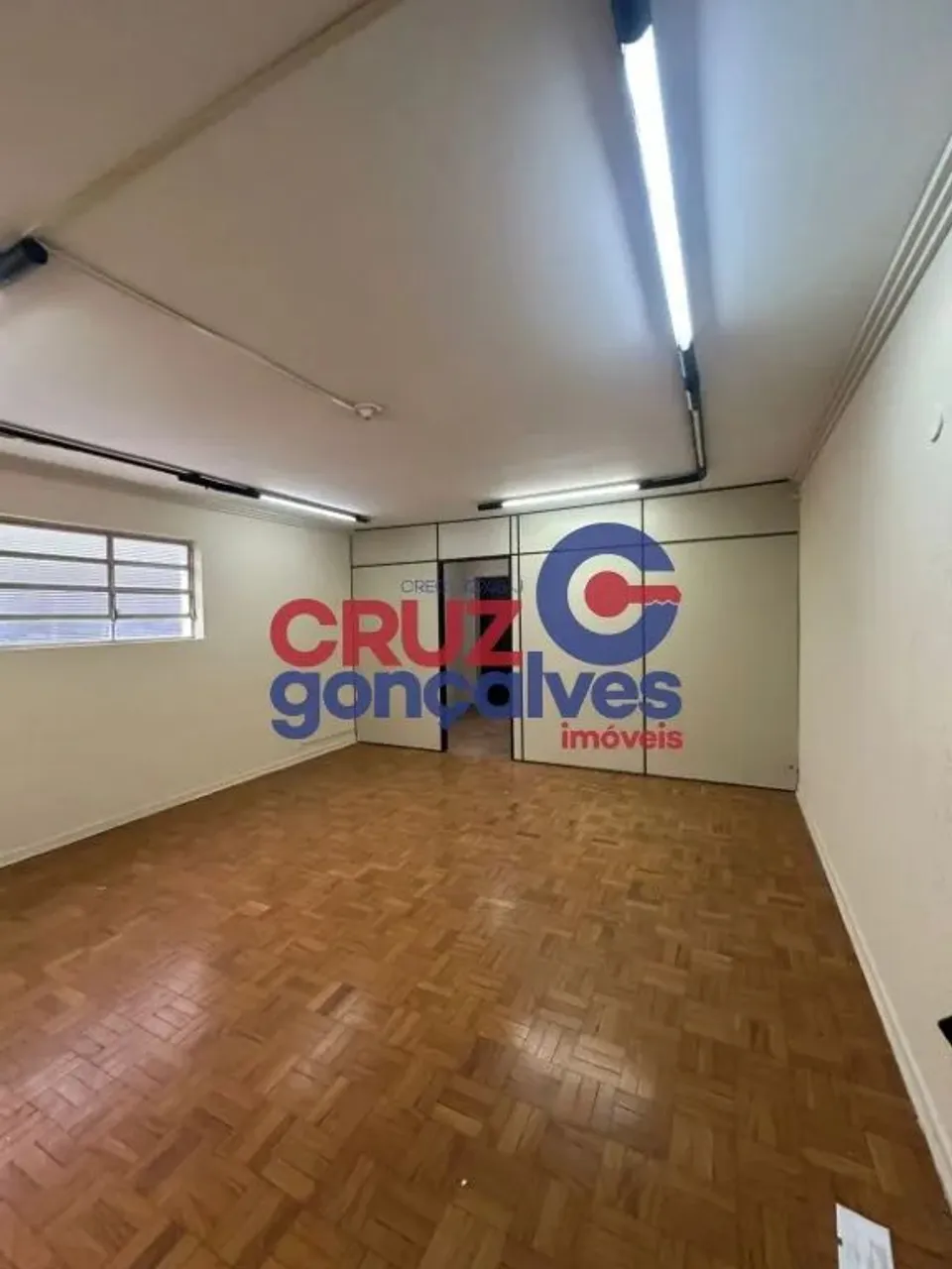 Sala Comercial no Centro de Rio Claro - Amplo Espaço para Seu Negócio!