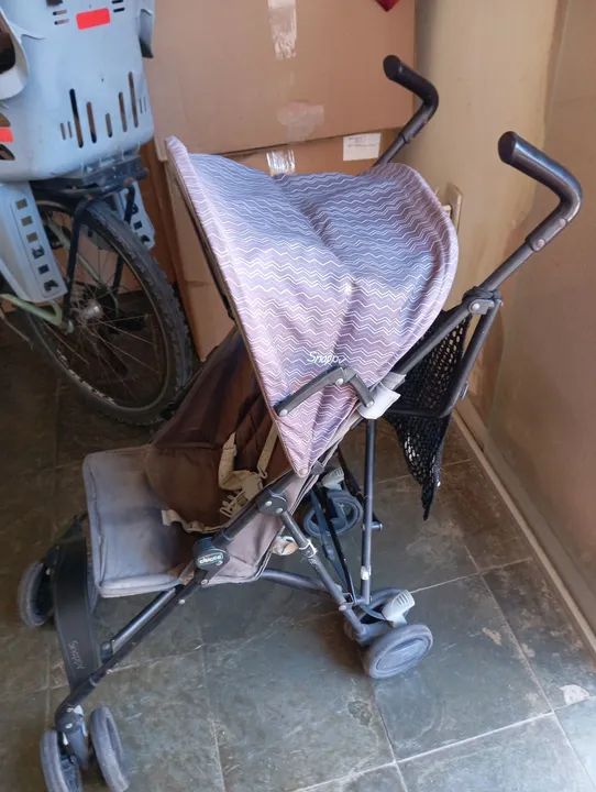 Carrinho de bebê Snazoo usado