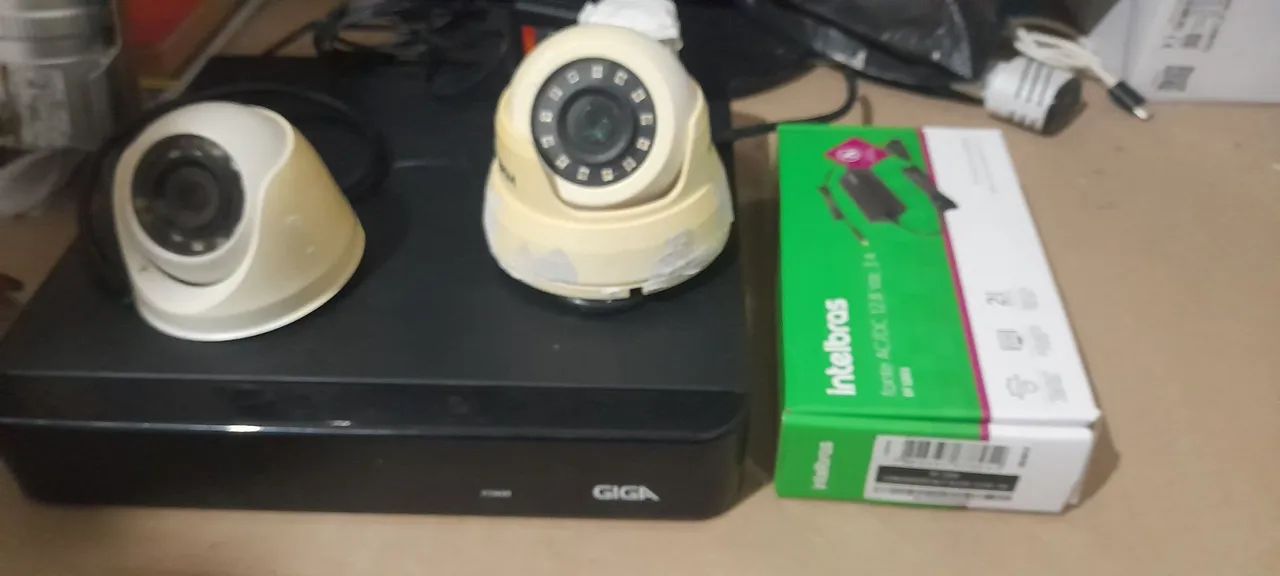 Kit completo, DVR de 4 camera Da Marca GiGa surper novo - Foto 4