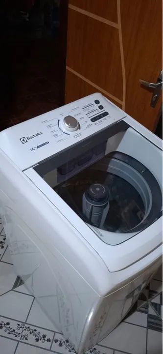 Máquina de Lavar Electrolux 14 kg semi nova 