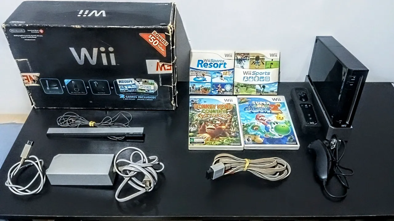 Nintendo Wii Preto | Desbloqueado | Mario Galaxy 2 + Donkey Kong + 2 Controles<br>