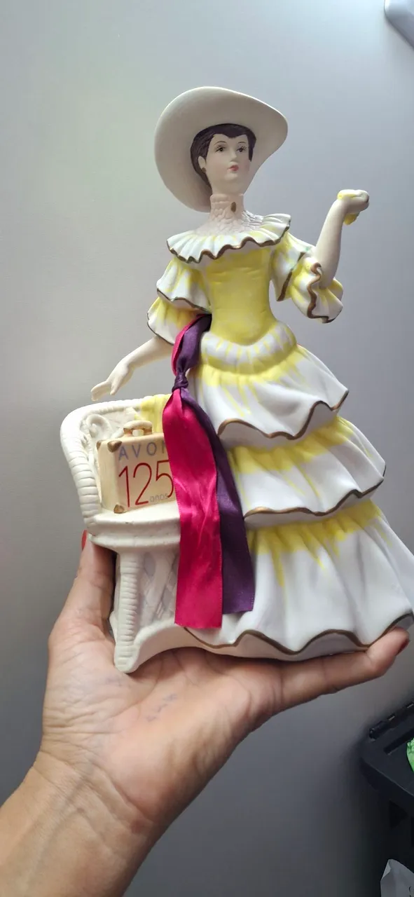 Estatueta Colecionável Avon 125 Anos