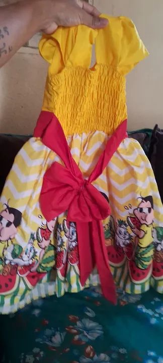 Vestido Infantil Estampado Amarelo e Vermelho