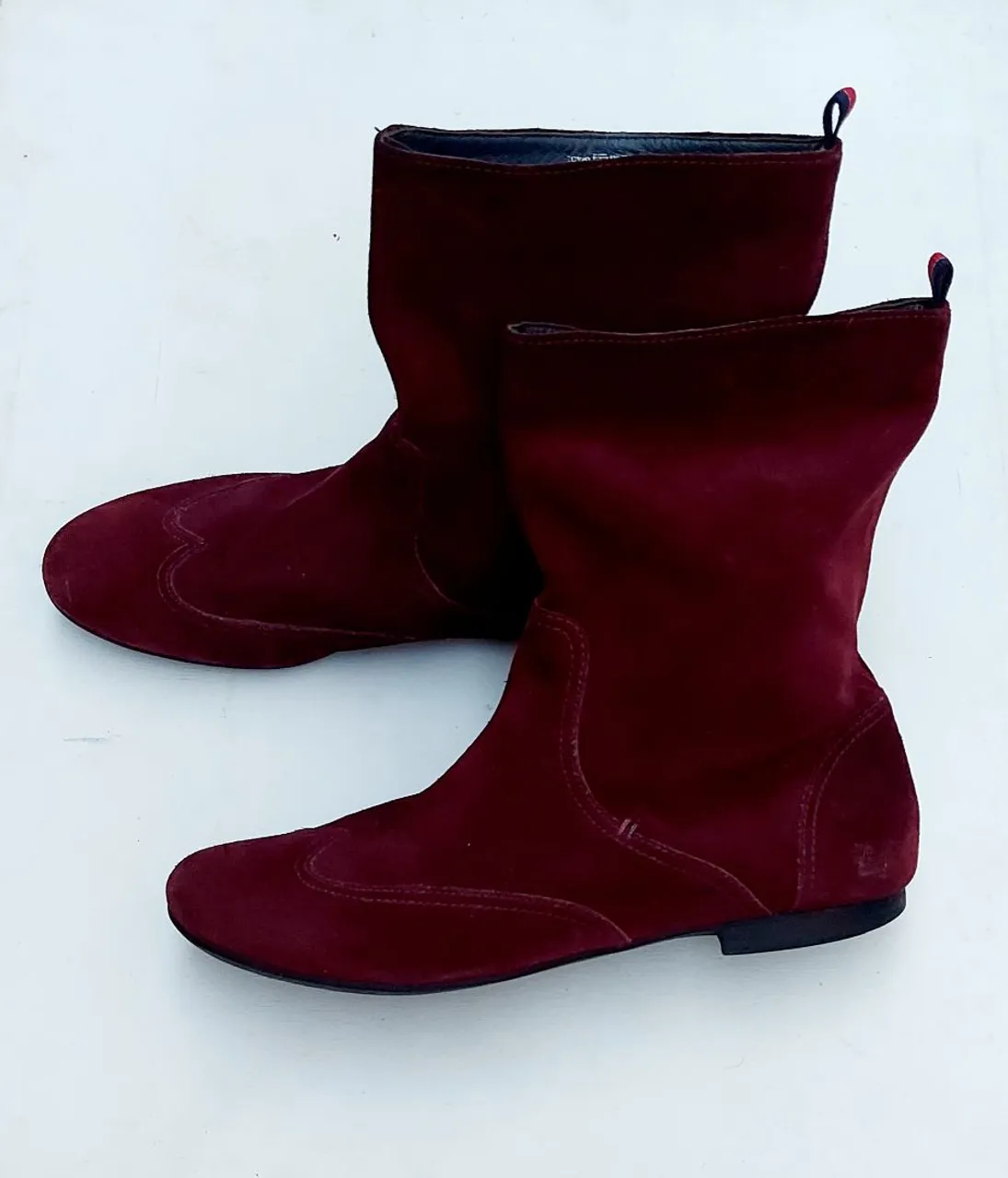 Botas de camurça bordô