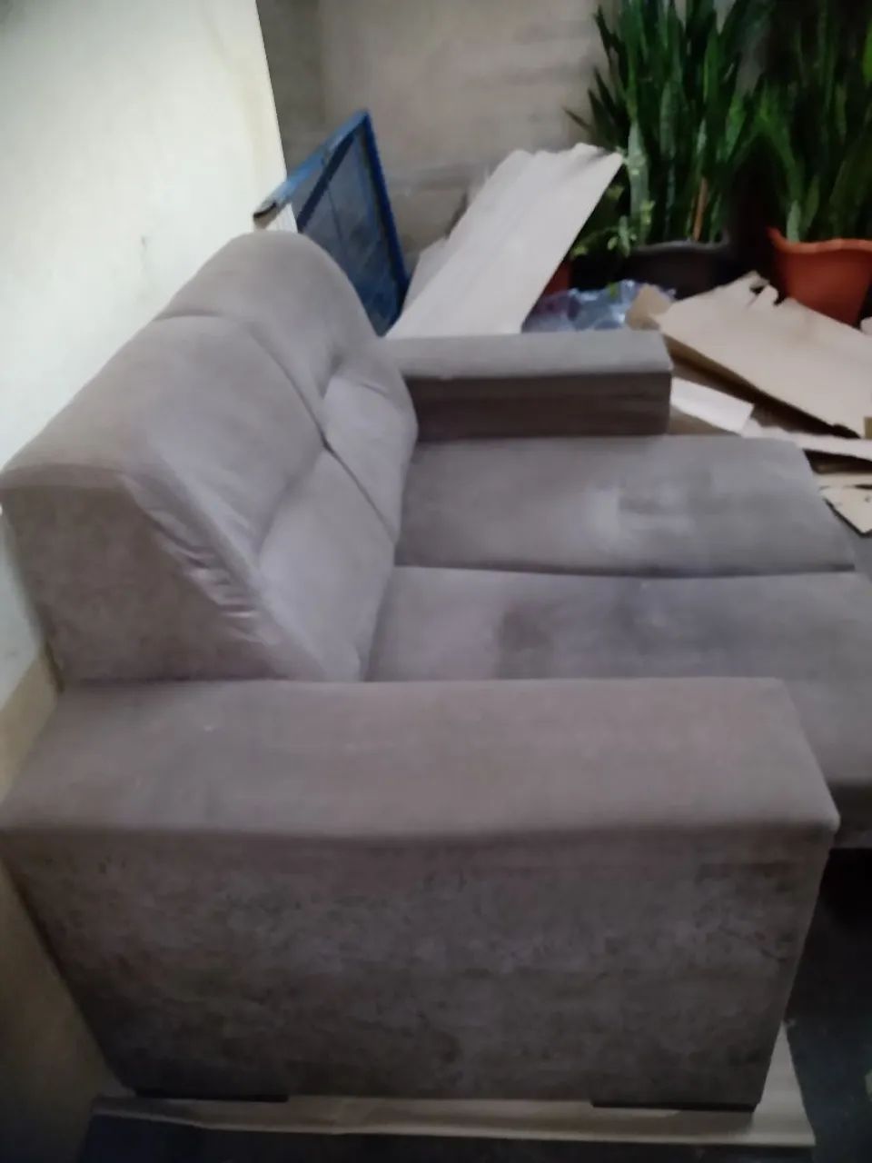 Sofá retrátil de dois lugares. Em ótimo estado 64618324400898121