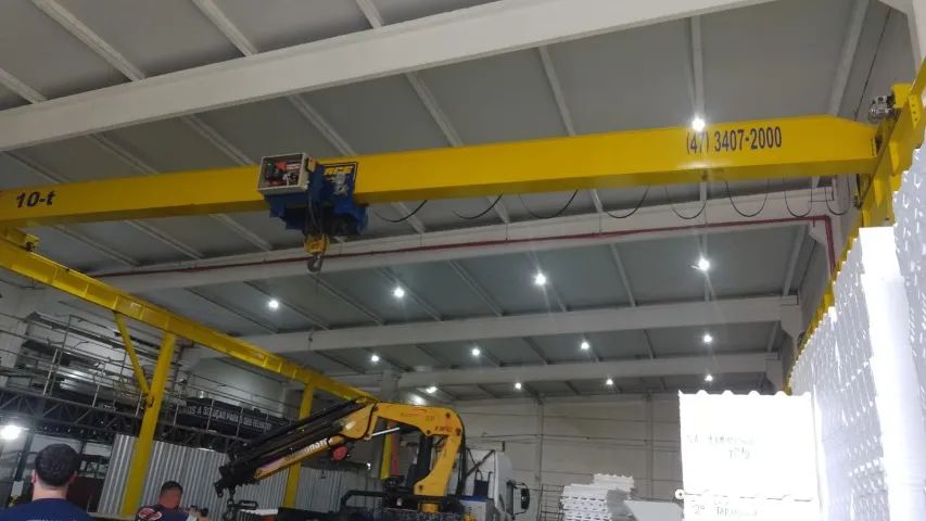 Pontes Rolantes Pórticos e Talhas Elétricas  - Foto 2