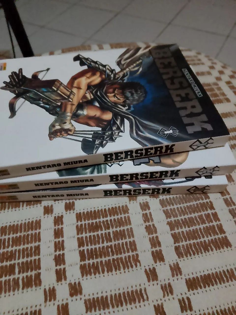 Mangá Berserk - Volume 1 ao 3 - Foto 2