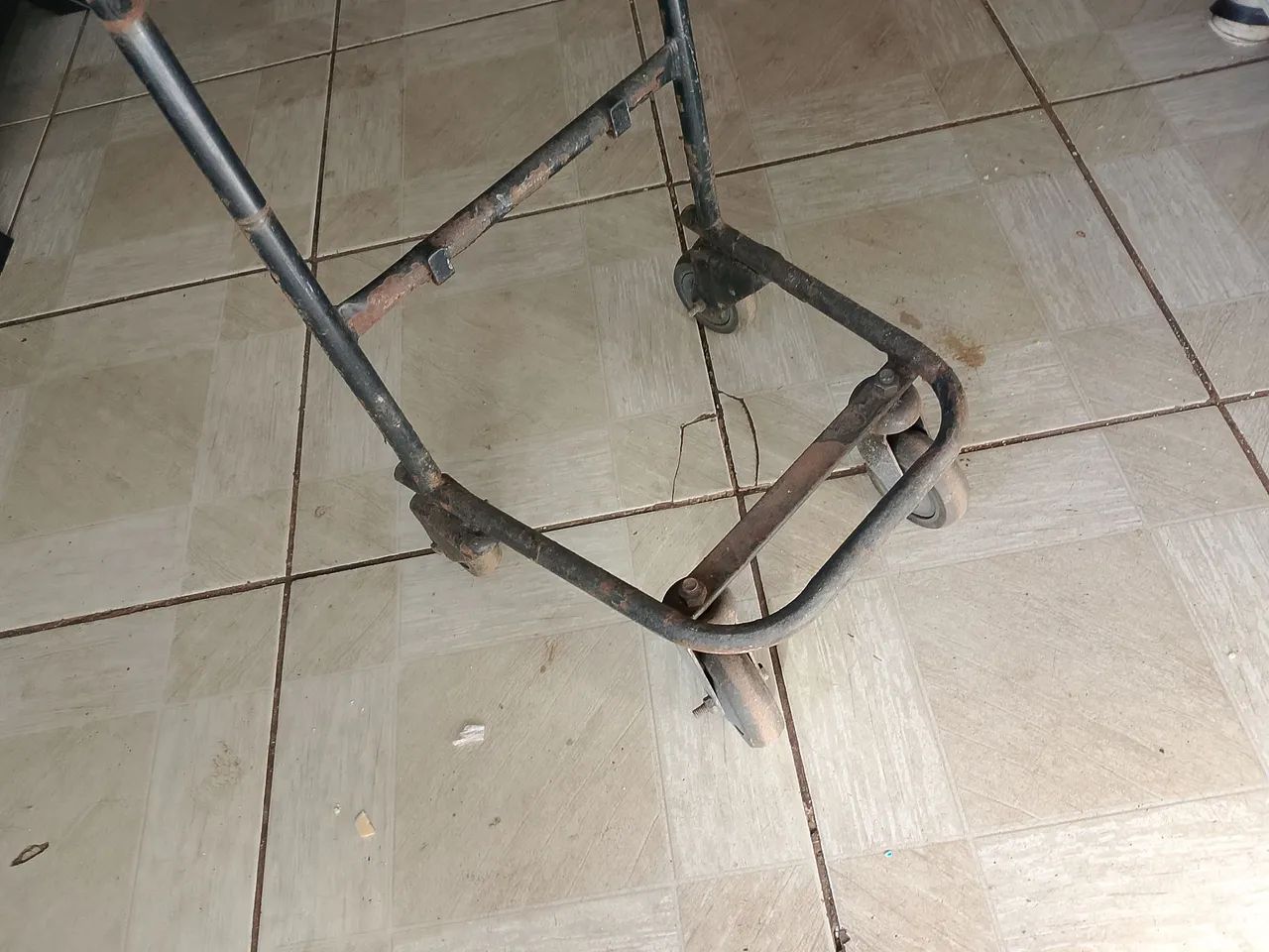 Carrinho de transporte para jardinagem - Foto 2