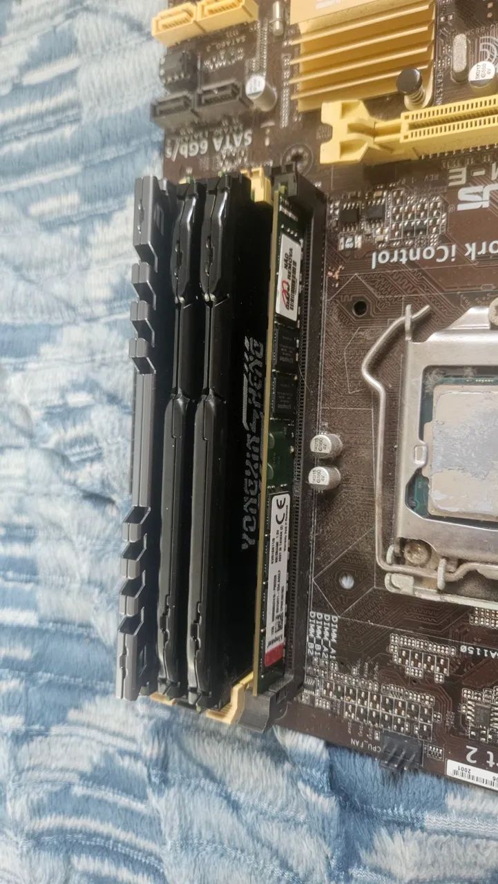 Kit Intel Core i7-4790 + ASUS B85M-E + 32GB RAM DDR3 - Peças de