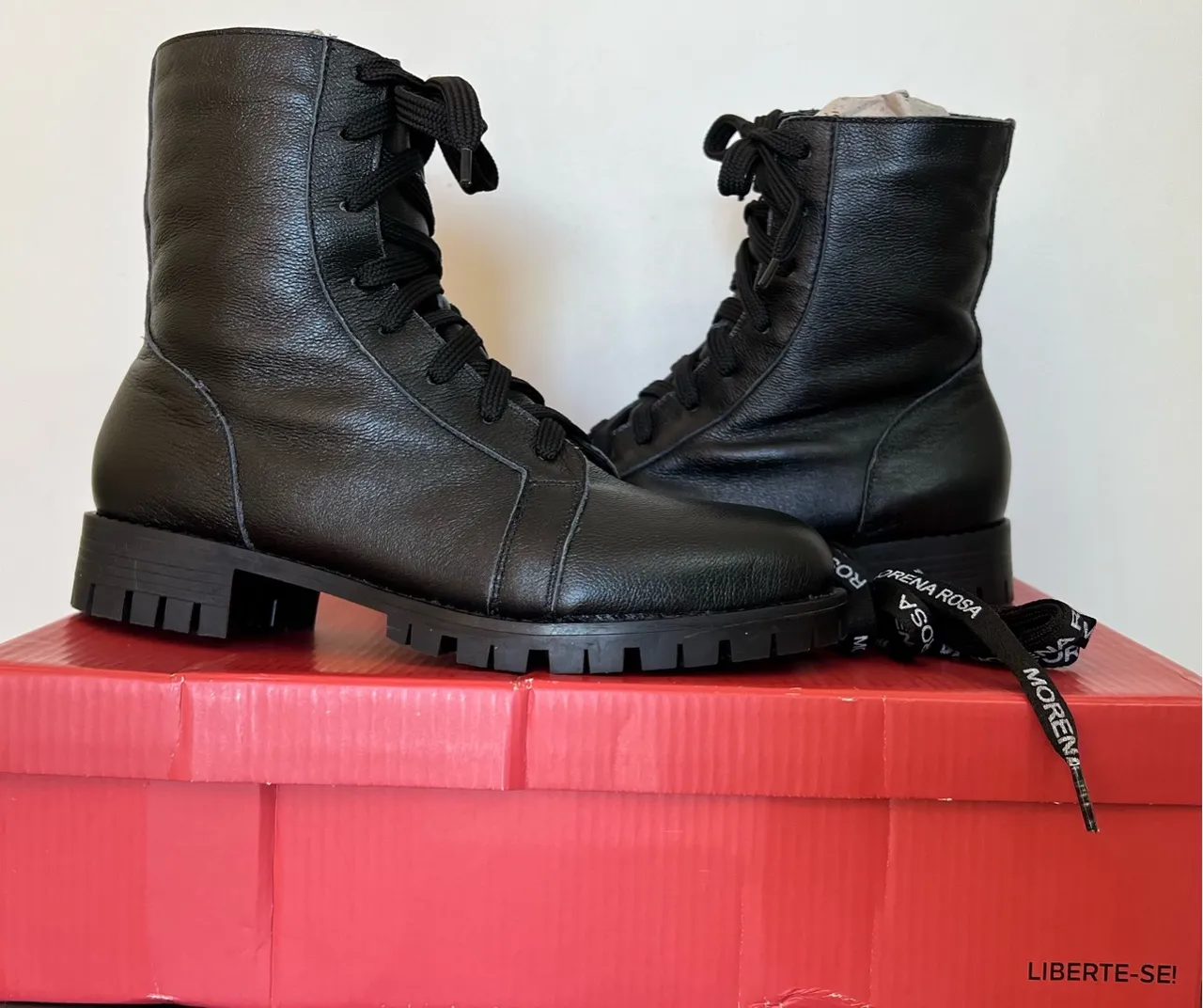 Bota coturno MORENA ROSA solado tratorado