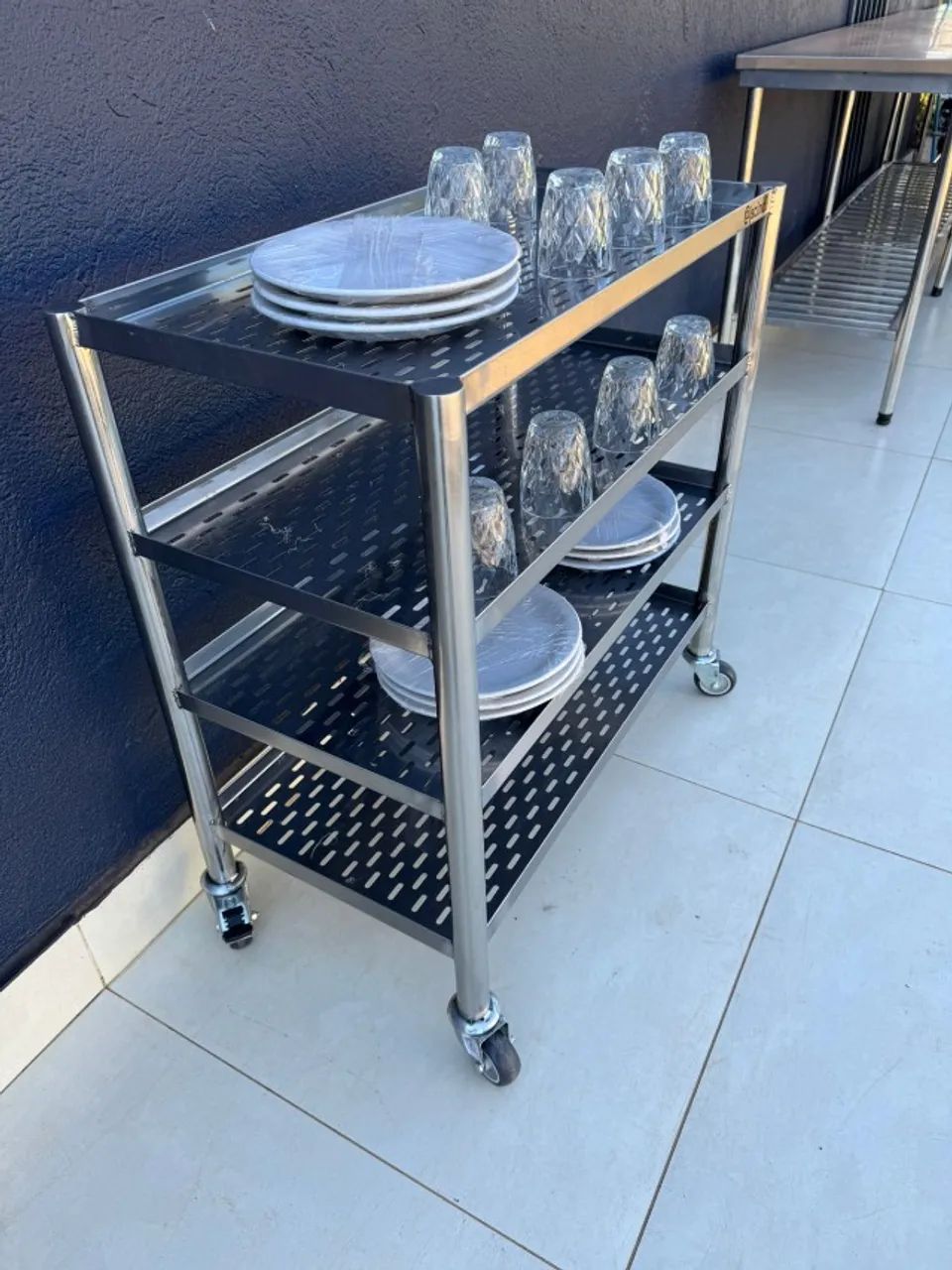 Fruteira/escorredor inox com 04 planos e rodízios . - Foto 3