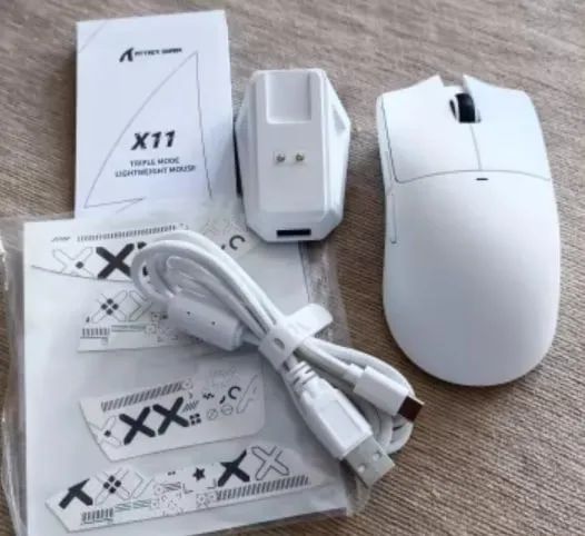 Mouse Sem Fio Attack Shark x11 C/ Dock de carregamento 22k DPI, RGB, Branco [Novo] - Foto 2