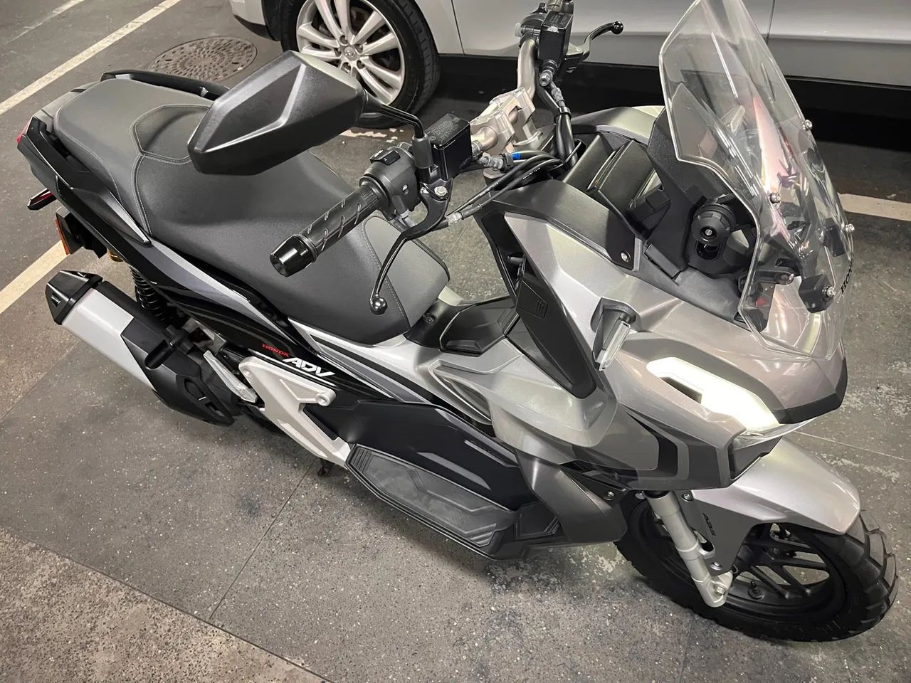 Honda ADV 2023/23 Prata 4200Km revisada nunca caiu ou bateu