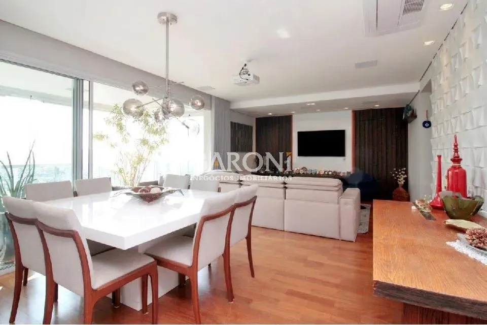 Lindo apartamento em um dos condominios mais disputados da região. Face norte. Baroni Imóv