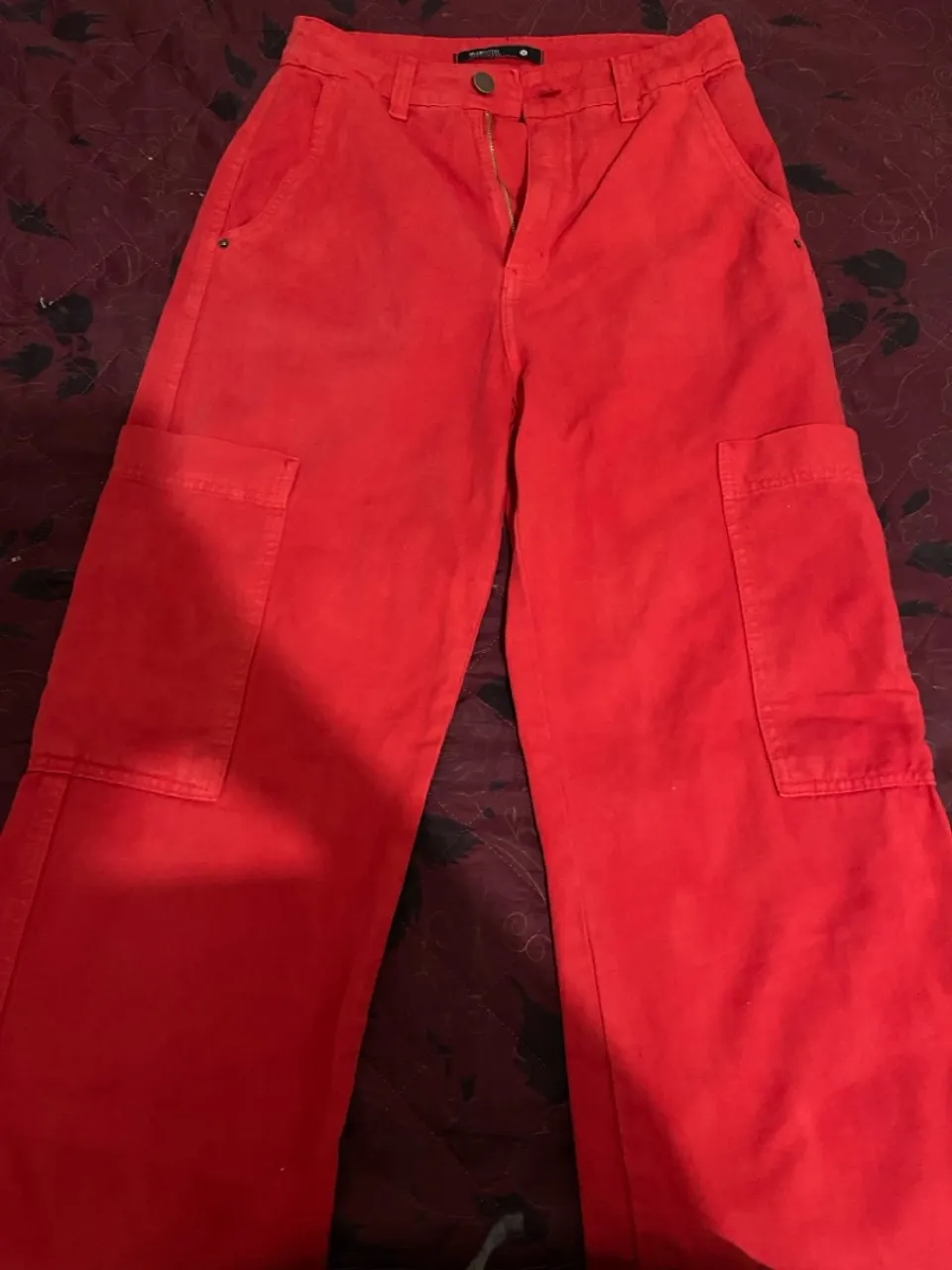 Calça Cargo jeans vermelha pantalona feminina
