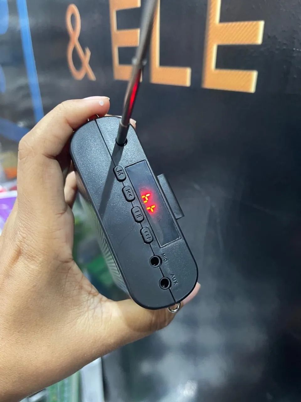 Caixa de Som Portátil com Microfone Grasp - Foto 3