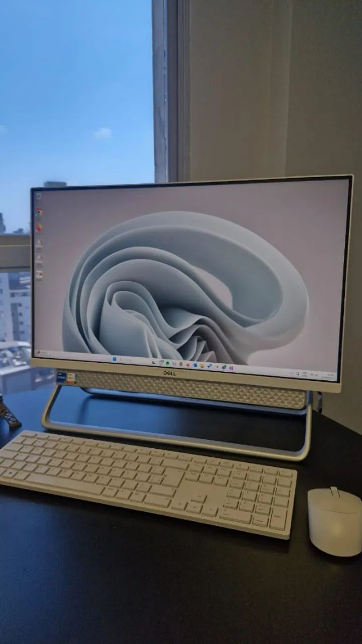 カスタム済☆第11世代i5 Dell Inspiron 24 5400 AIO 第11世代i5 Dell Inspiron 24 5400 AIO 在庫 処分