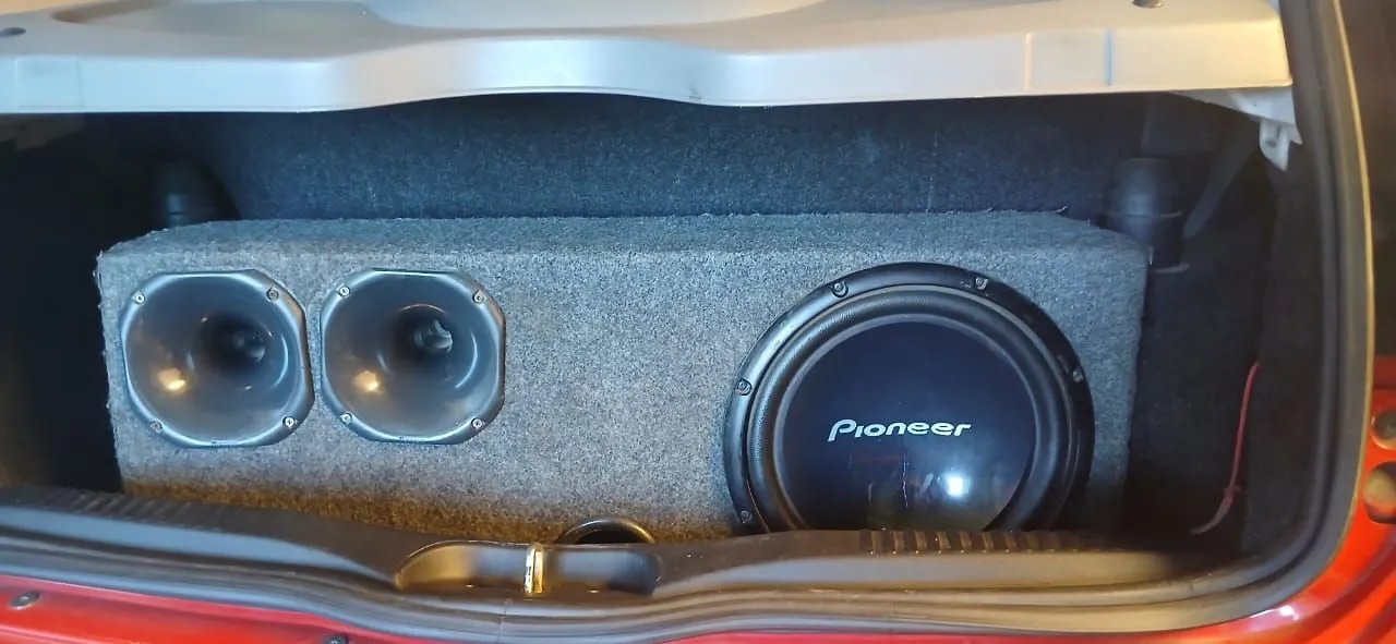 Subwoofer Pioneer com dois drivers