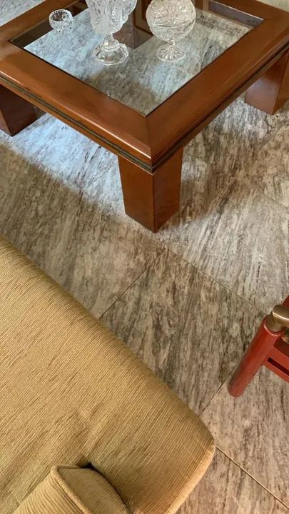 Mesa de Centro de Mogno