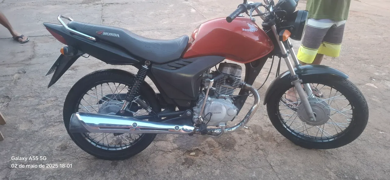  * vendo essa fam 125 ano 2010 em dias