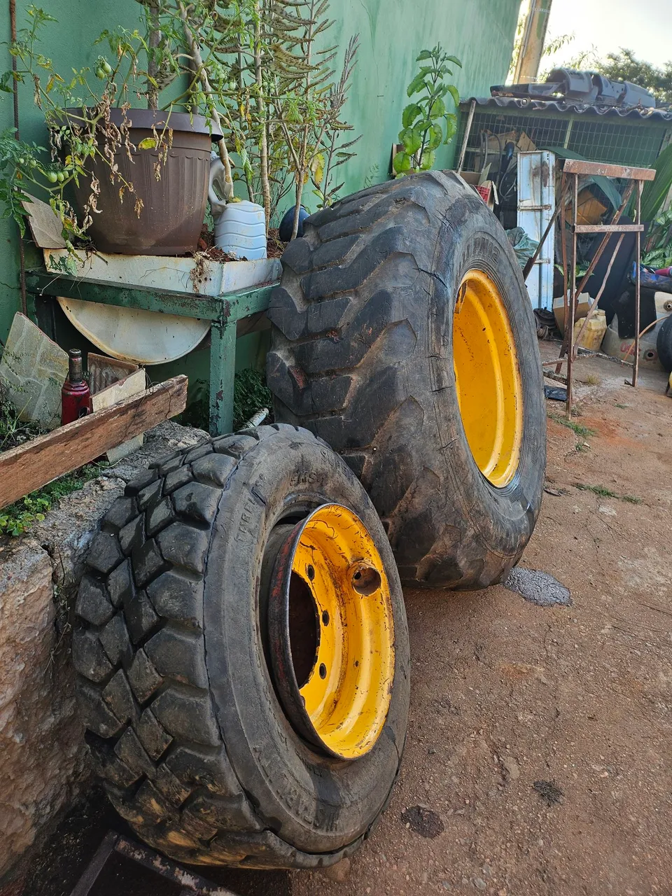 Roda e Pneu PN12