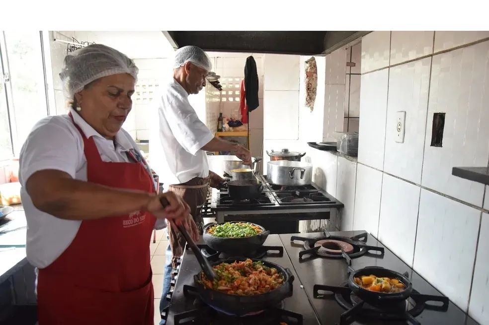 Bar Asa Norte Chapeiro,  Atendente e Auxiliar  - Foto 5