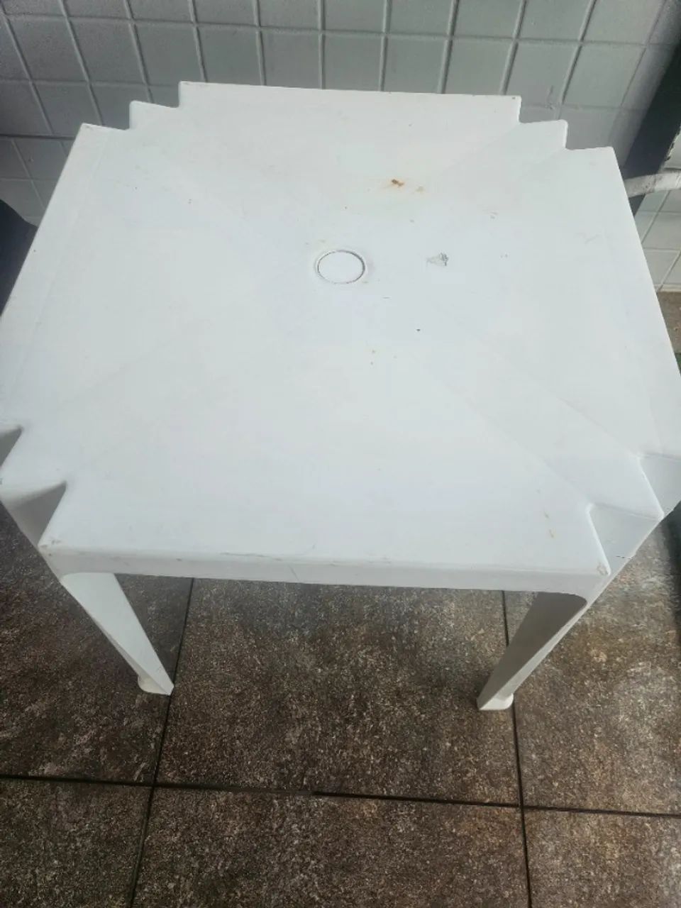 Jogo de Mesa e 04 Cadeiras - Foto 4