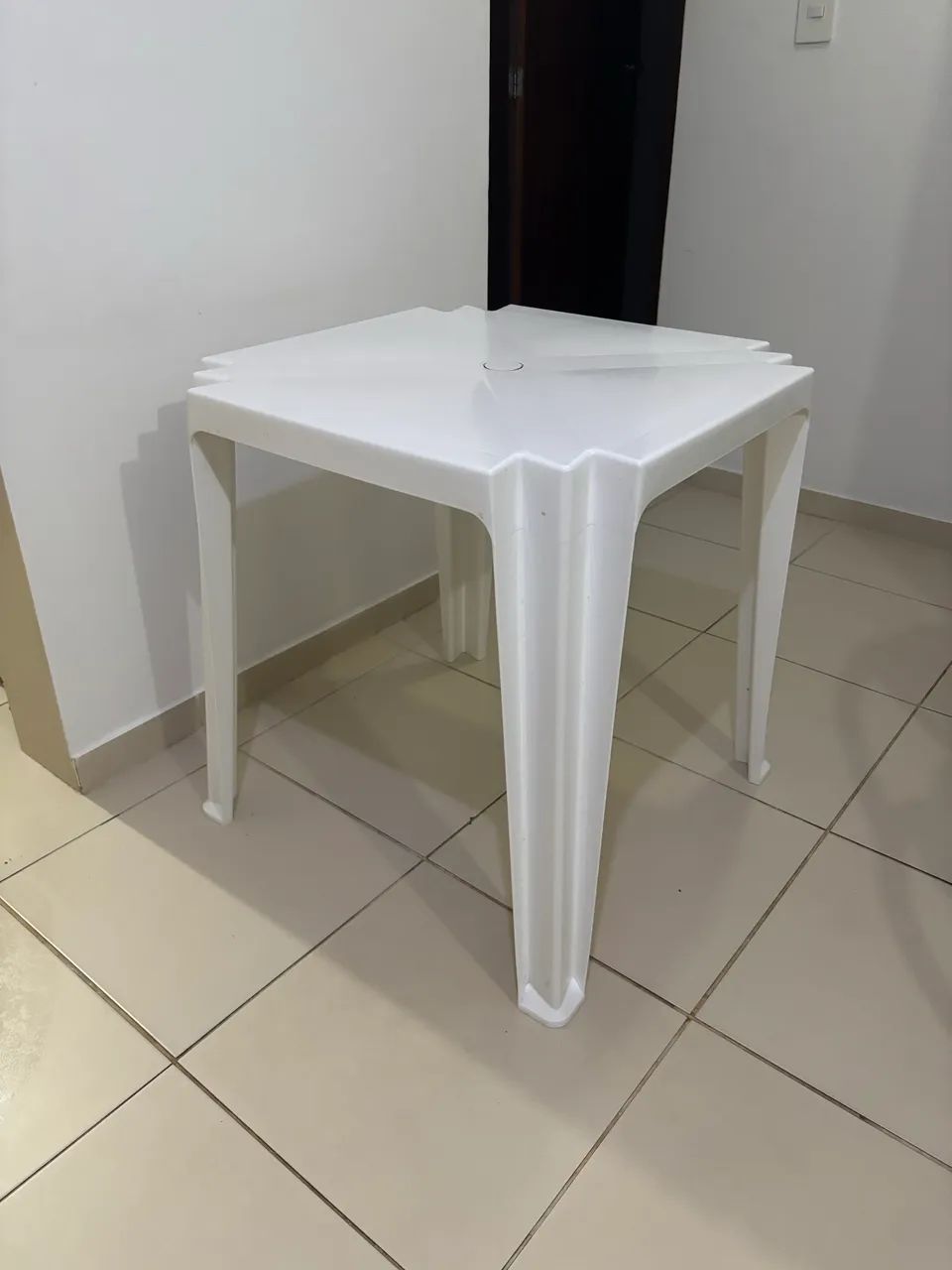 Mesa de plástico 68x68cm - Foto 3