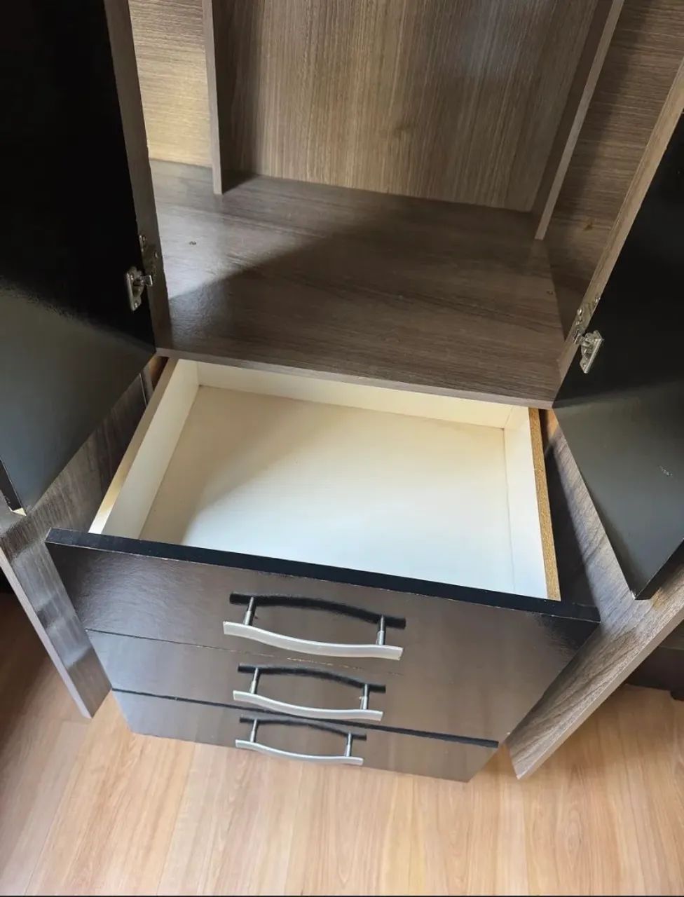 Vendo guarda-roupa de solteiro entrego e monto  - Foto 3