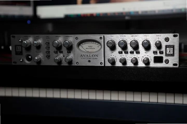 Avalon Vt 737 Sp - Pre Amplificador + Eq (channel Strip) - Funcionando Perfeitamente