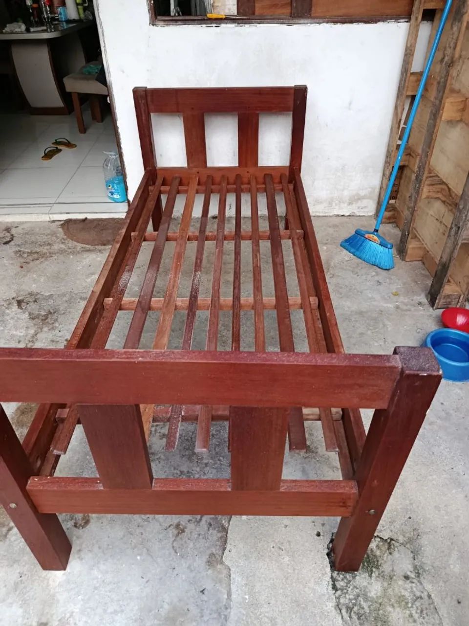 Vendo uma cama de solteiro  - Foto 4