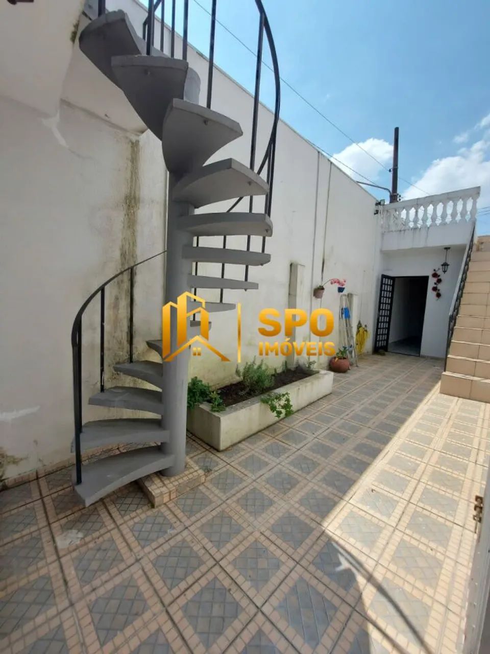 Casa Ampla à Venda com 4 Dormitórios, Lavabo, 2 Vagas e Lavanderia Espaçosa - Foto 12