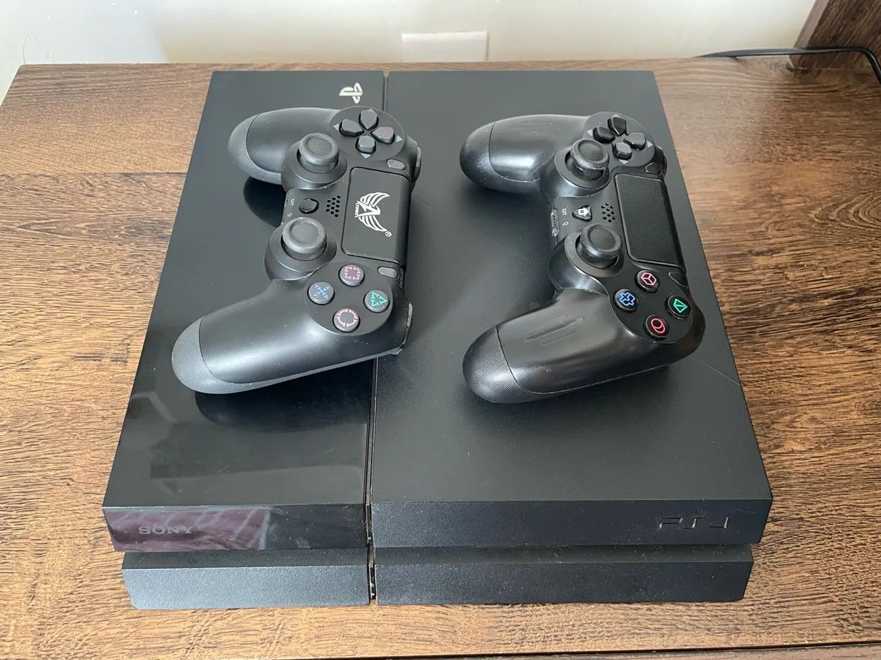 Vendo PS4 500GB funcionando normalmente 