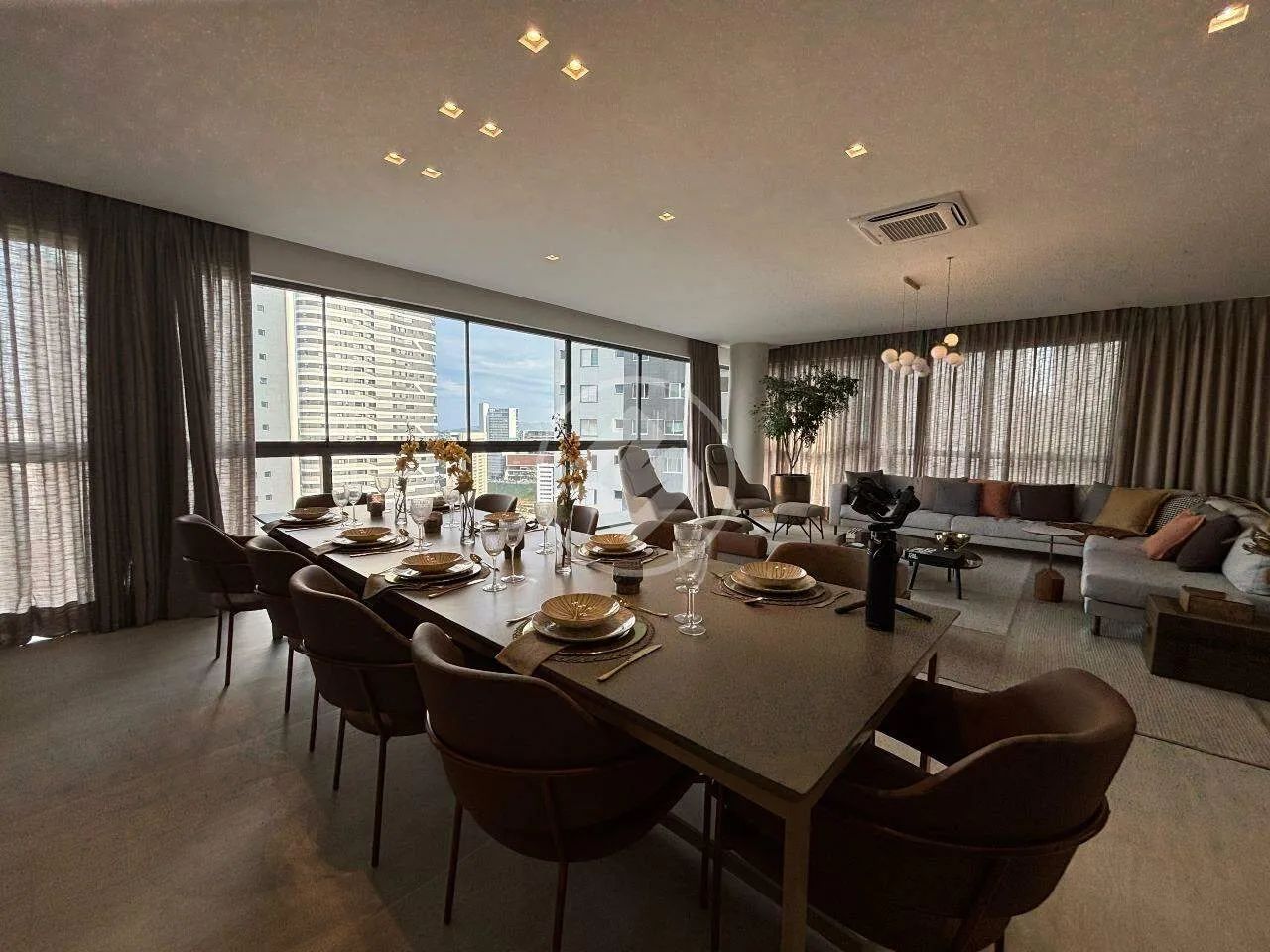APARTAMENTO DE 199 M² COM 4 QUARTOS NO BAIRRO VILA DA SERRA