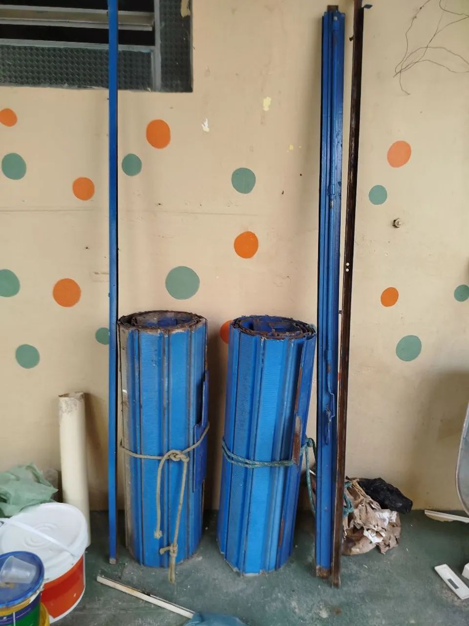 Vende-se uma porta de enrolar de 2 metros 