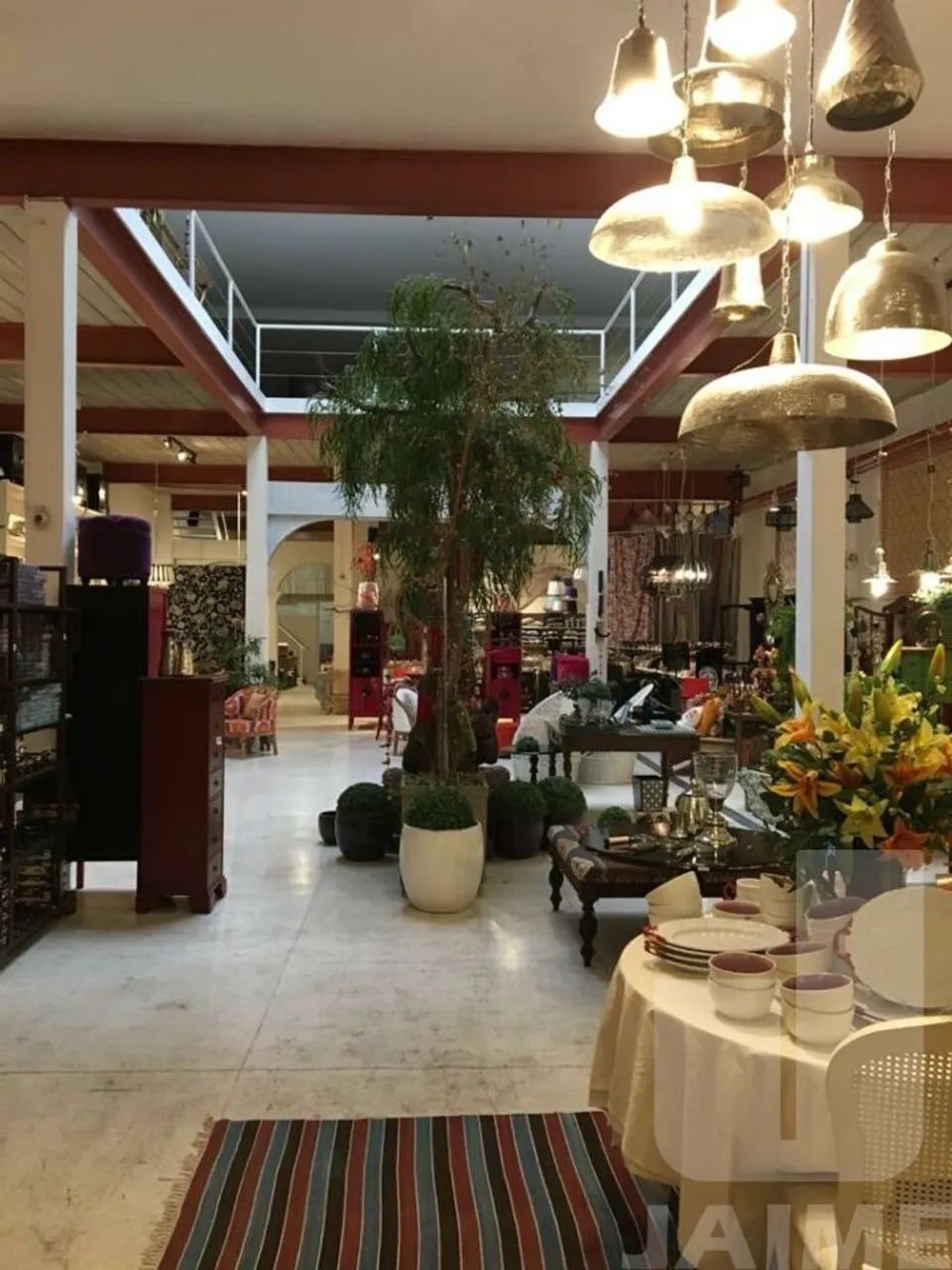 Prédio com 5 salas à venda na Barra Funda, São Paulo